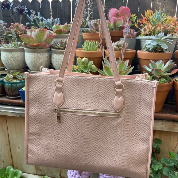 TOTE & CARRY AP1 TOTE BAG WITH ZIPPER SNAKE SKIN - Picture 3 of 15